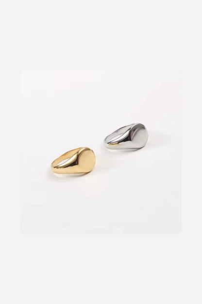 Signet Ring – Timeless Symbol of Elegance and Strength